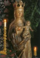 Maria und Kind. Holzplastik mit originaler Polychromie. Gotisch, ca. 1550. - A gothic image of the Virgin Mary and Child, around 1550.